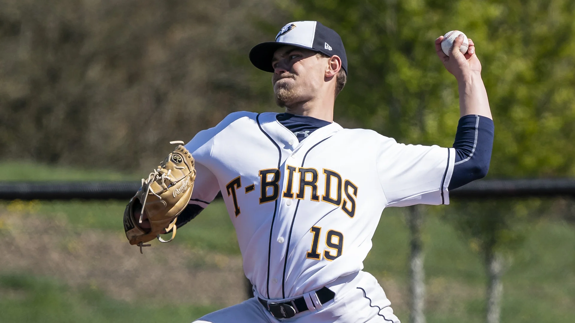 Dawgs get back in win column