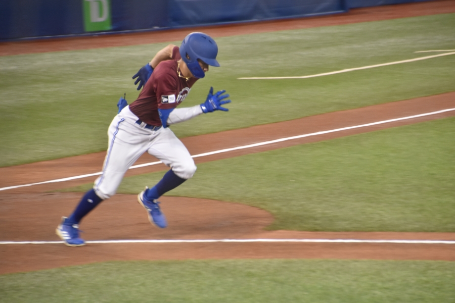 Calabrese's speed on display again in Team Maroon's loss to Team Green