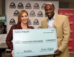 Slugger Carlos Delgado is giving back to children in Puerto Rico, through his foundation, Extra Bases, which is working to connect children on the island to medical care. (Photo: Extra Bases)