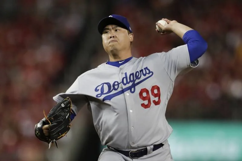 Blue Jays sign Hyun-Jin Ryu