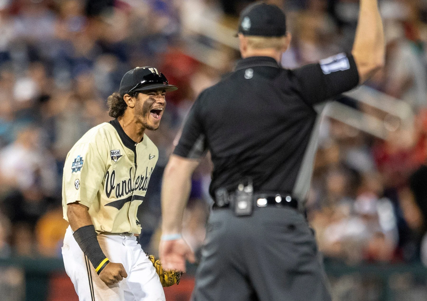 Elliott: Blue Jays land Martin in luxury, record deal