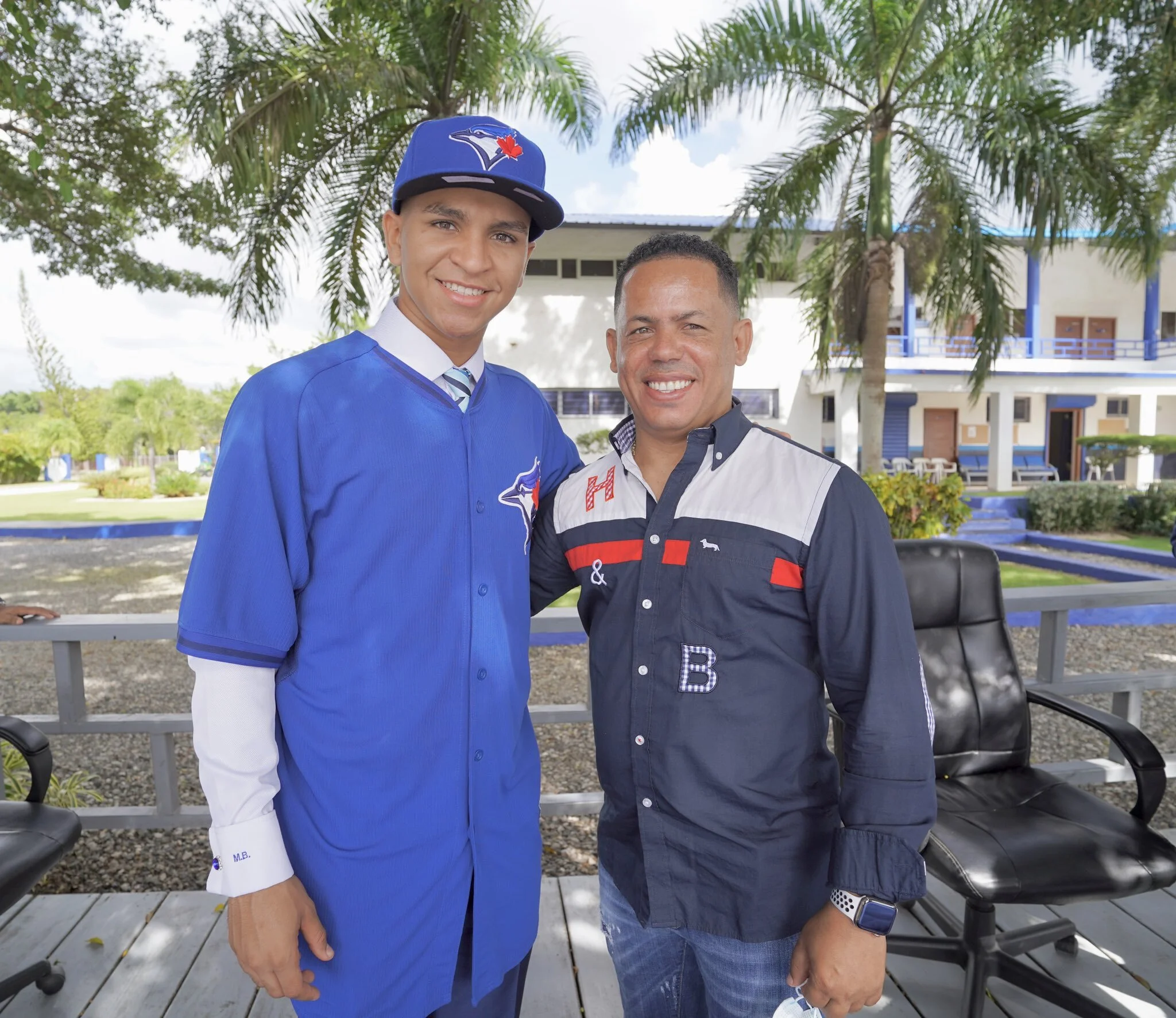 Blue Jays sign 11 international free agents