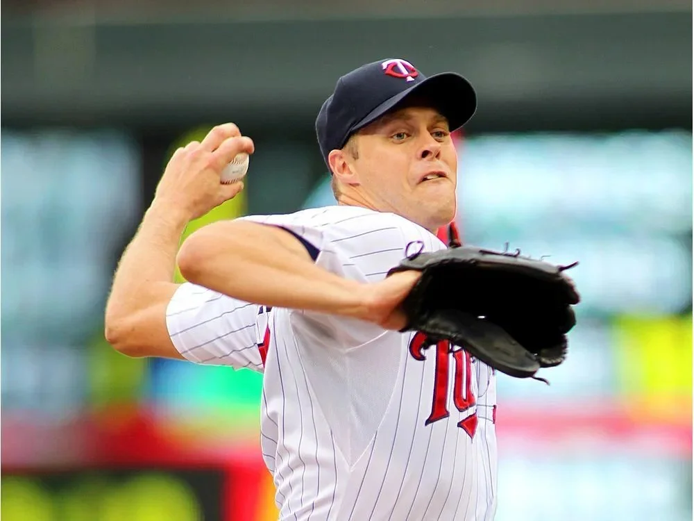 Albers returns to Twins