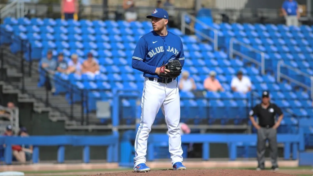 Blue Jays re-acquire Bergen
