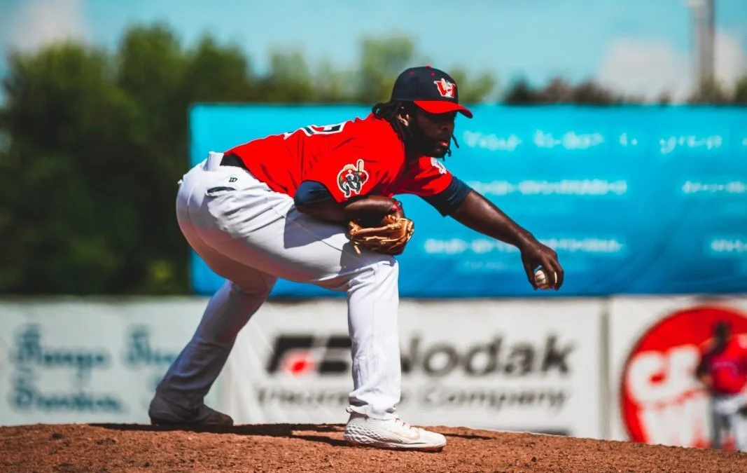 Goldeyes re-sign Jose
