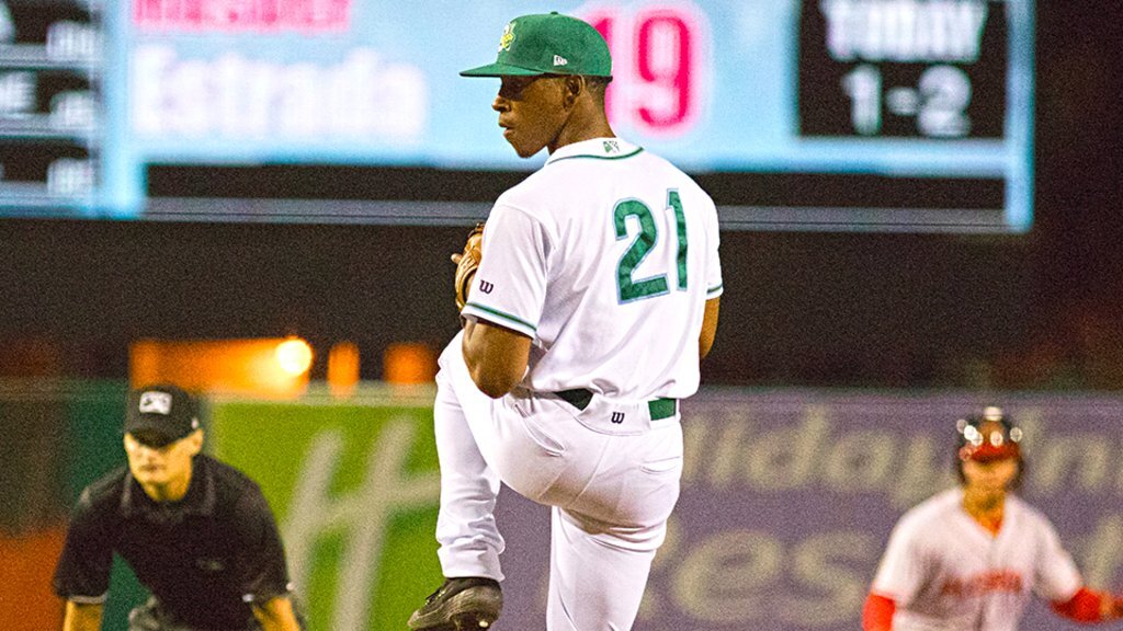 Goldeyes sign Thompson, Costello