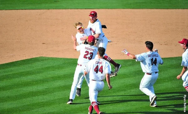 Mendham's walk-off double leads Gamecocks to win