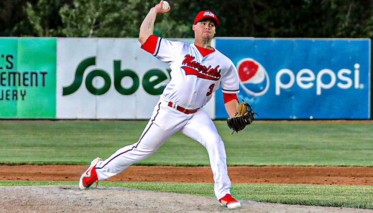 IBL's Welland Jackfish sign Oulds