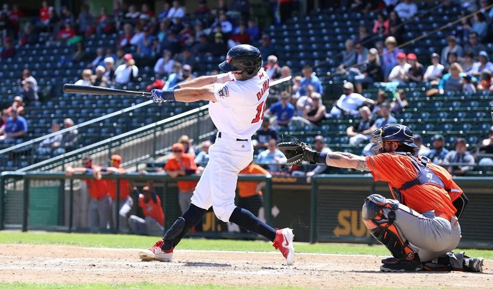 Darvell, Thomas helps Goldeyes to win