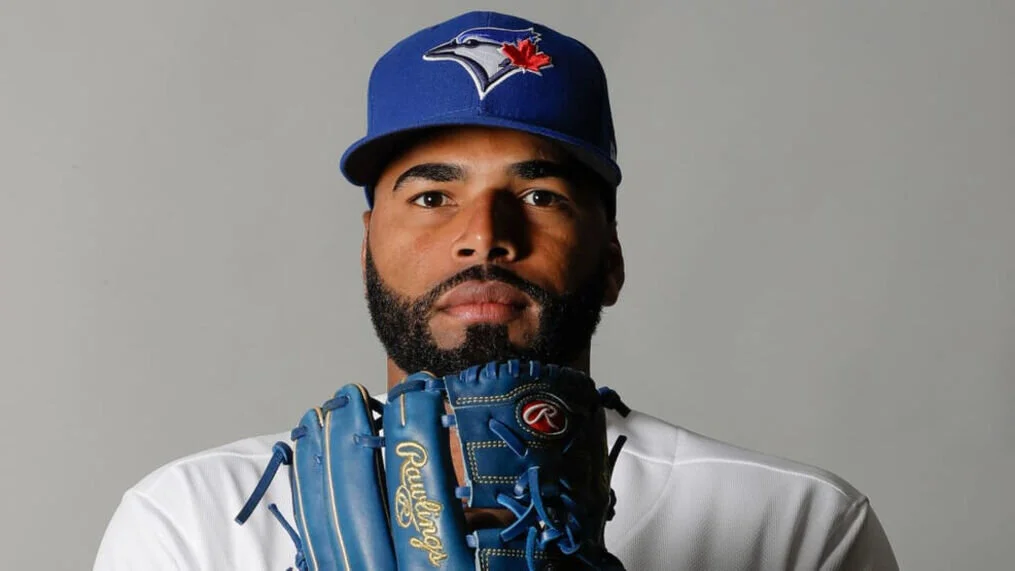 Blue Jays complete trade with Reds