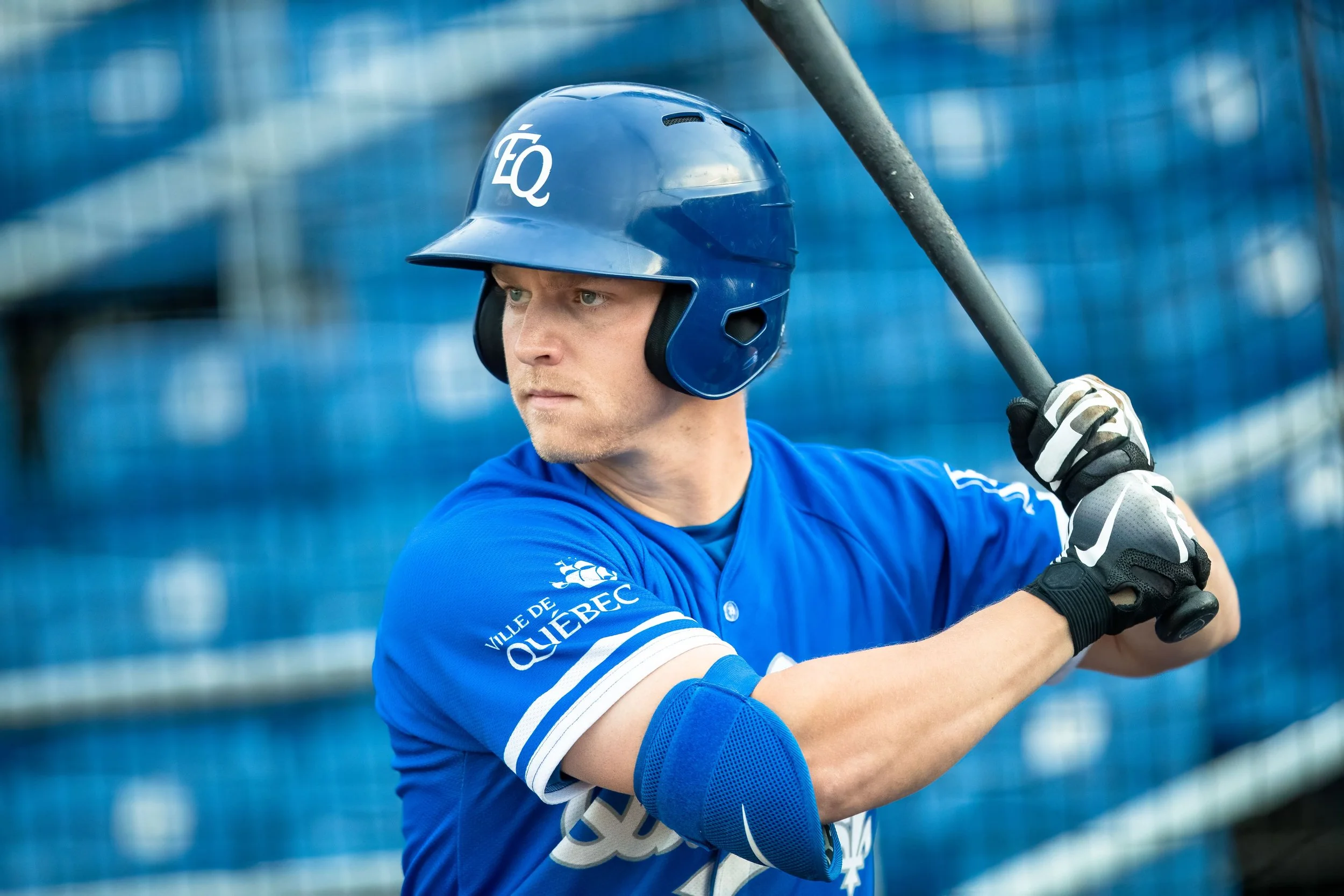 Curtis signs with the Ottawa Titans