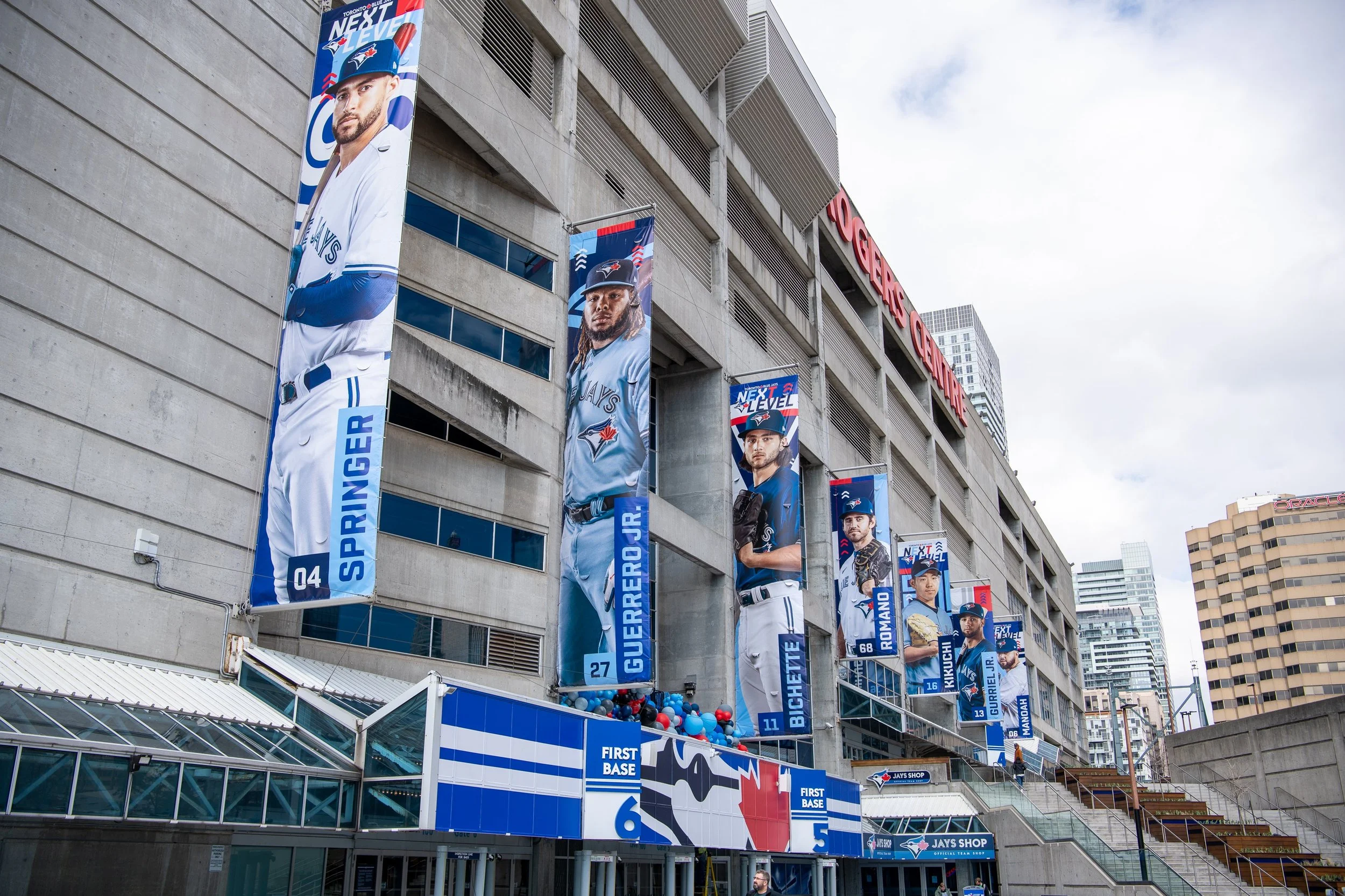 Blue Jays celebrate opening night and weekend at Rogers Centre