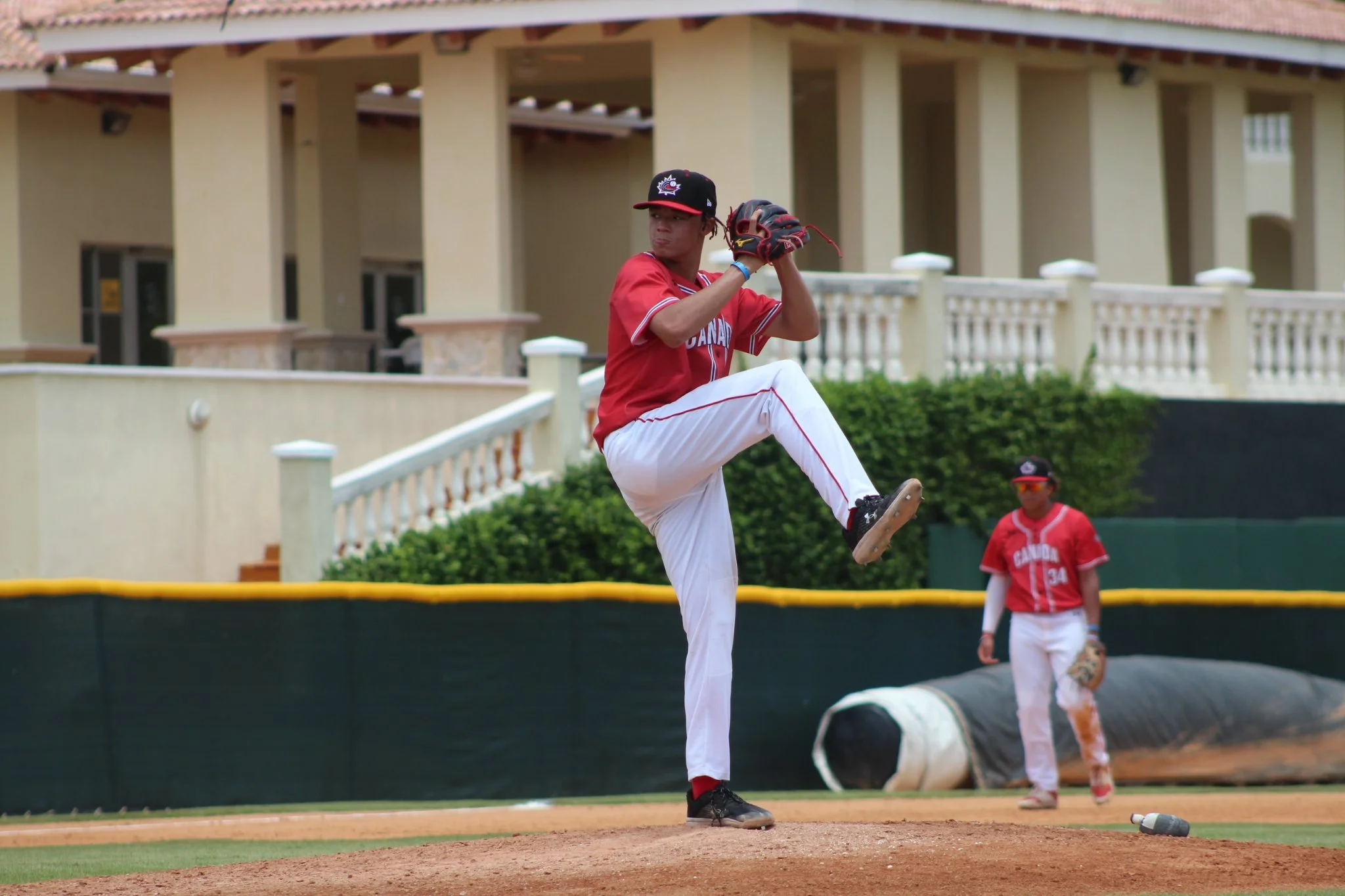 Usselman, Thomas, Chee-Aloy lead juniors to win over Phillies