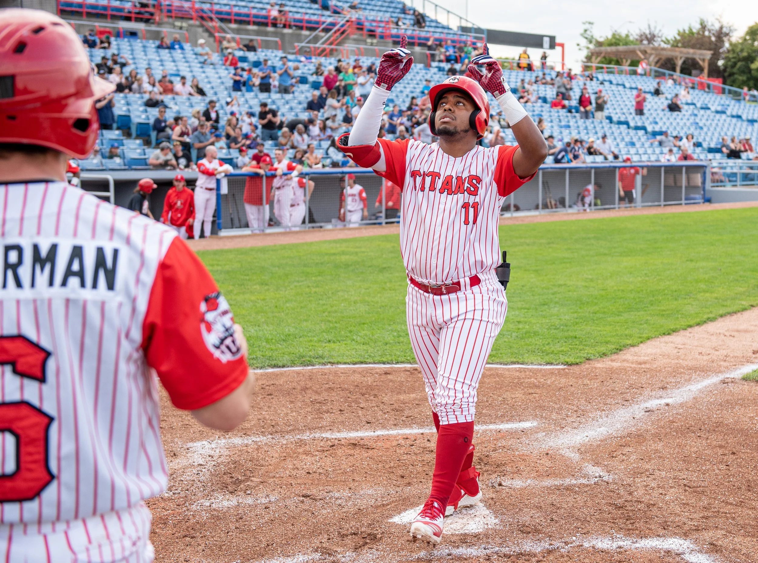 Orozco drives in four as Titans even series with Aigles