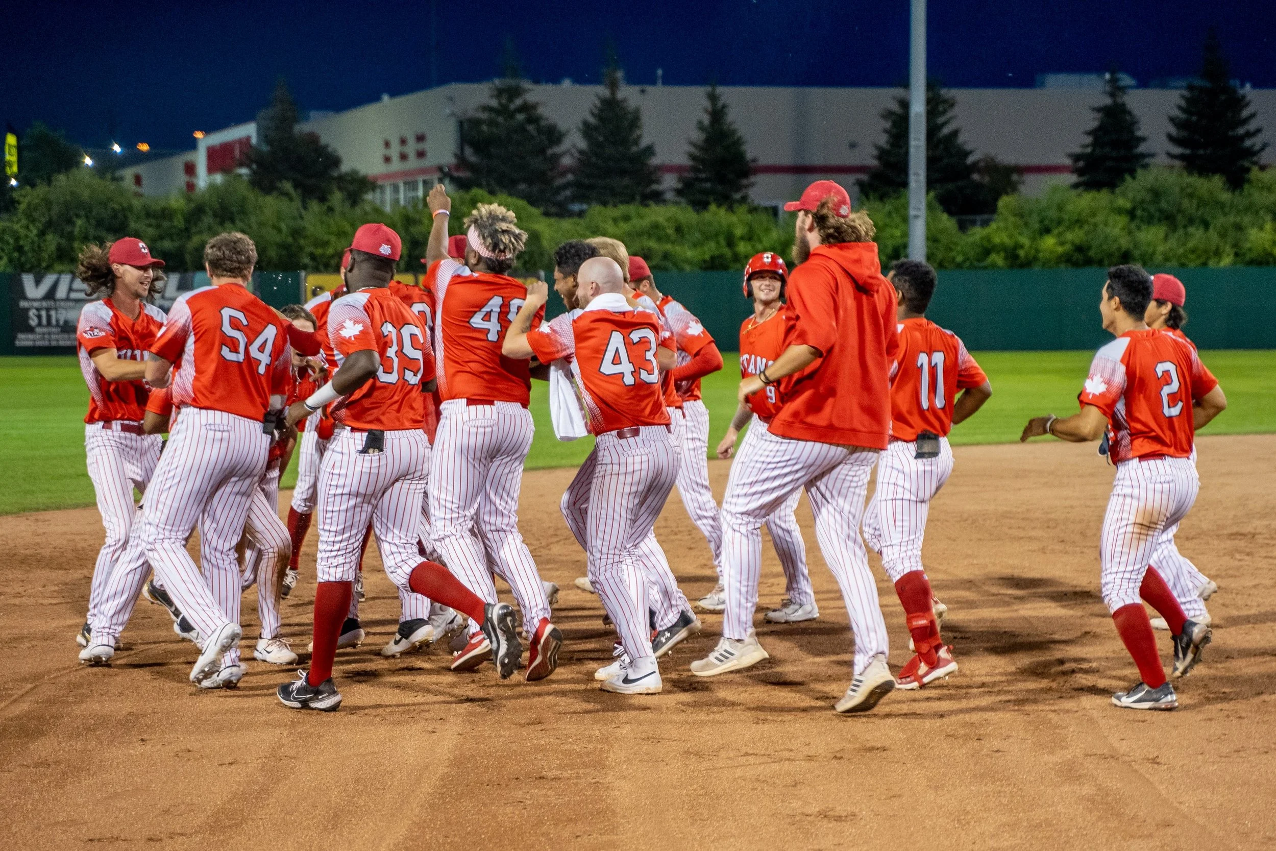 Dadson, Grills contribute to Titans' walk-off win