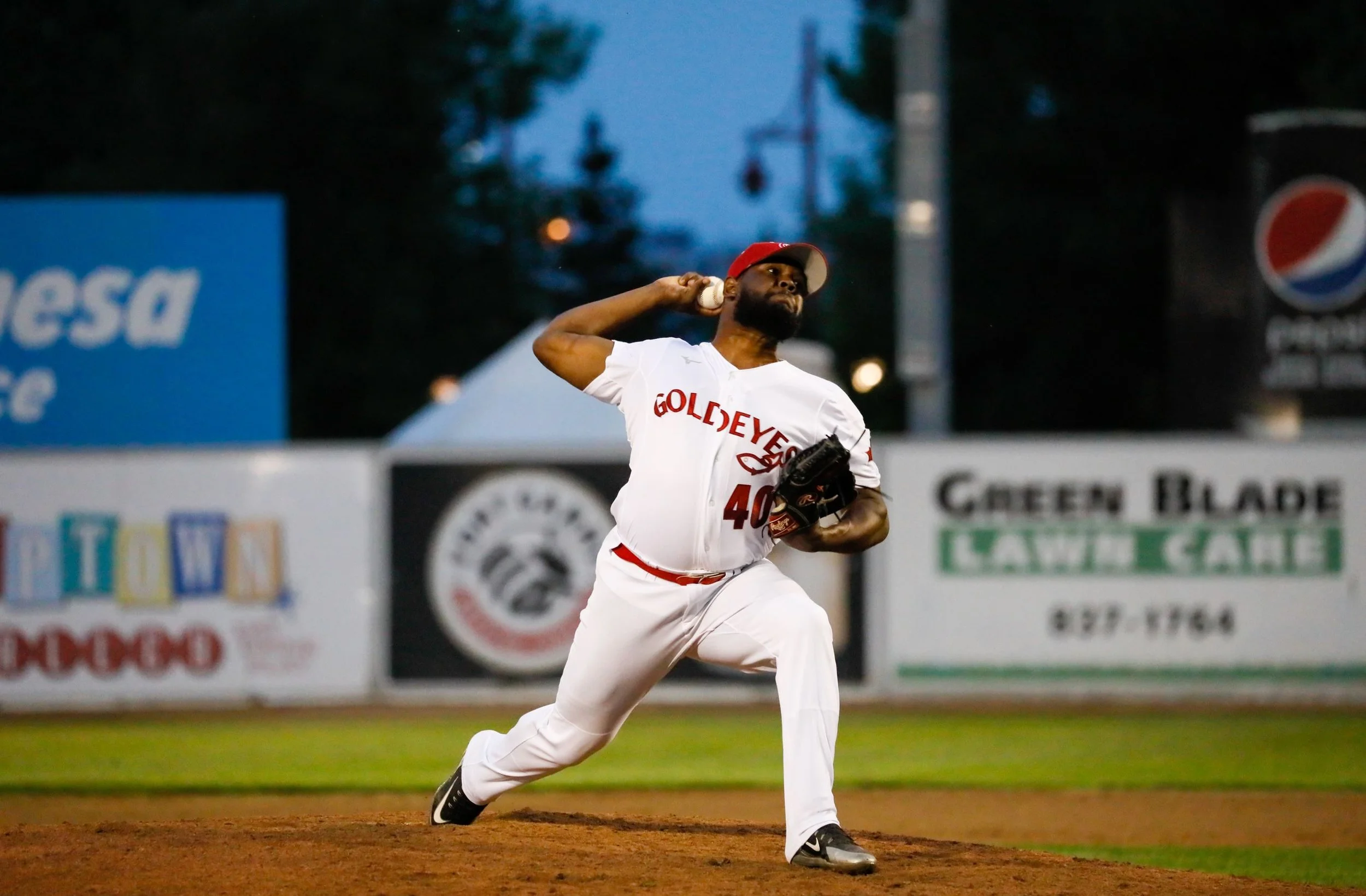 Ottawa Titans sign Pinales, Thompson