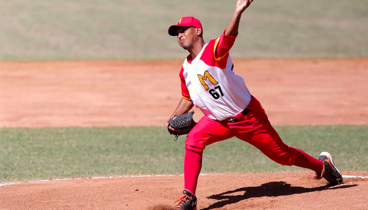 IBL's Kitchener Panthers sign Perez