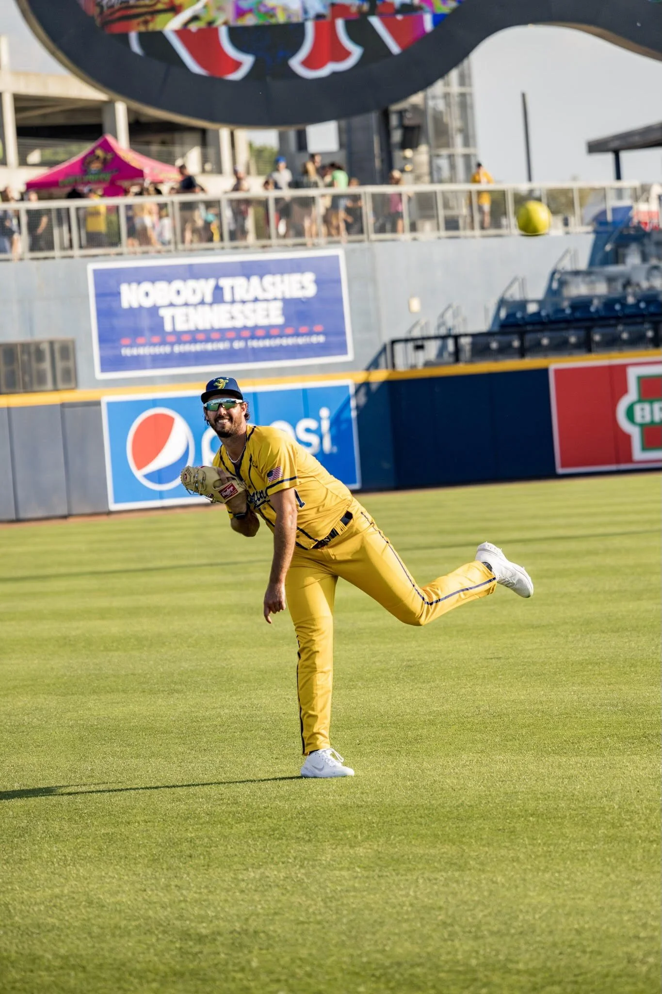 Verge: Lefty Kellogg will wear yellow Savannah Bananas uniform