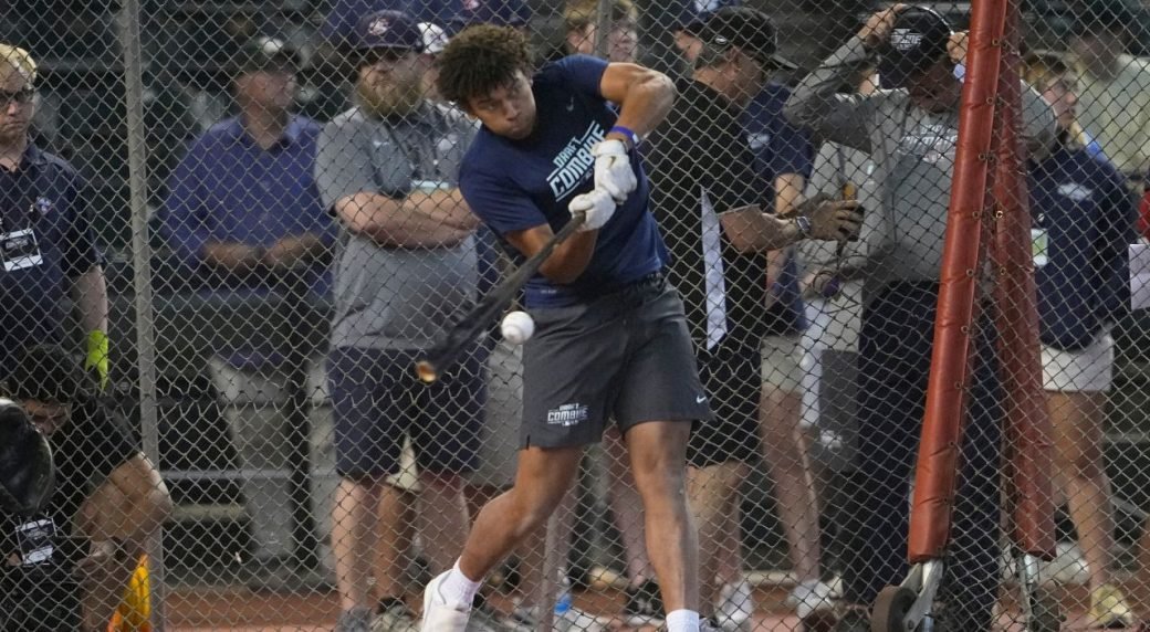 Elliott: A's pick Myles Naylor throws 'haaaaard'