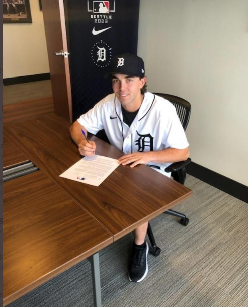 Glew: From Mississauga Tiger to Detroit Tiger, Cerkownyk begins pro career