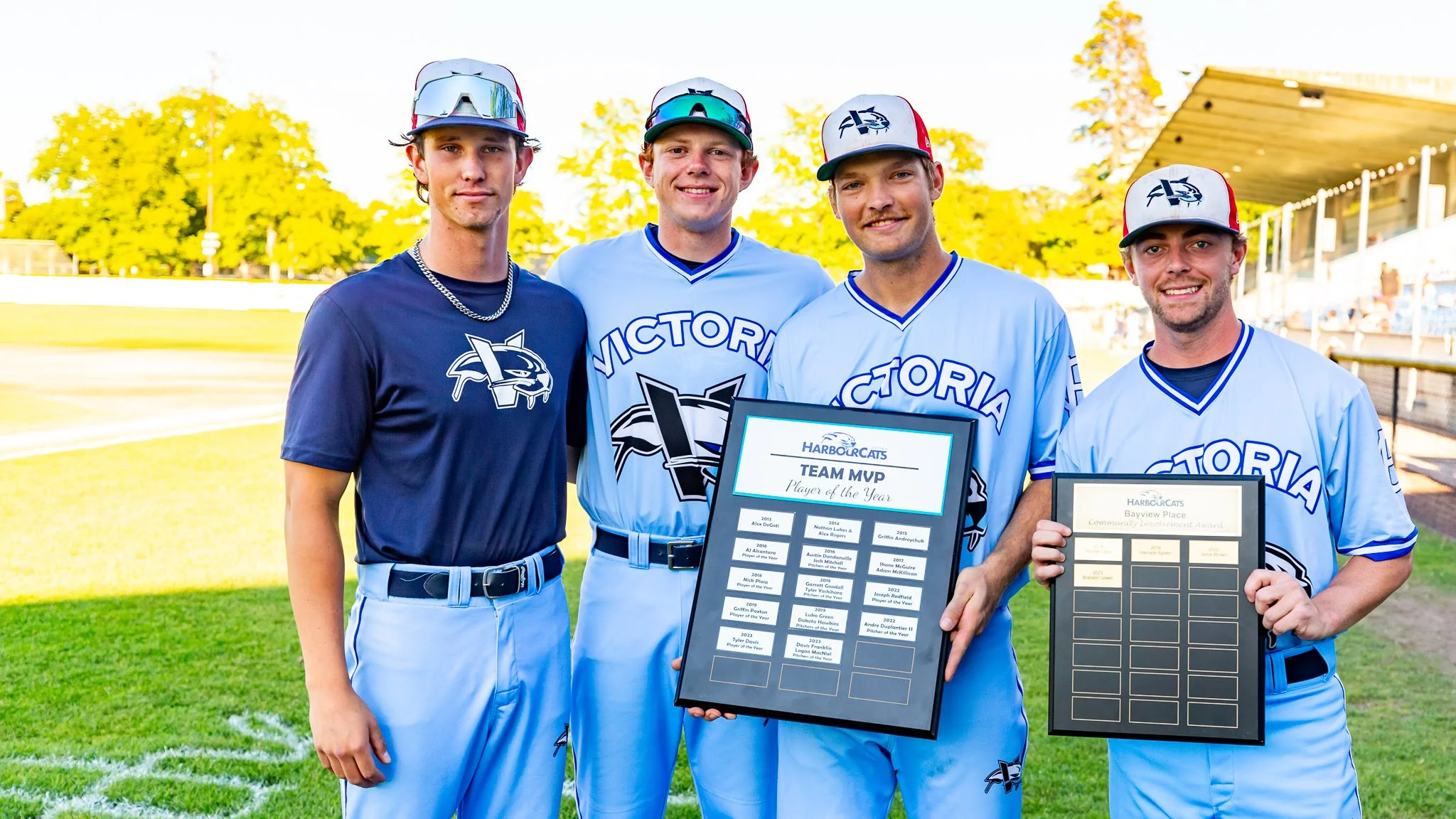 HarbourCats sweep Nanaimo to set new WCL home win record