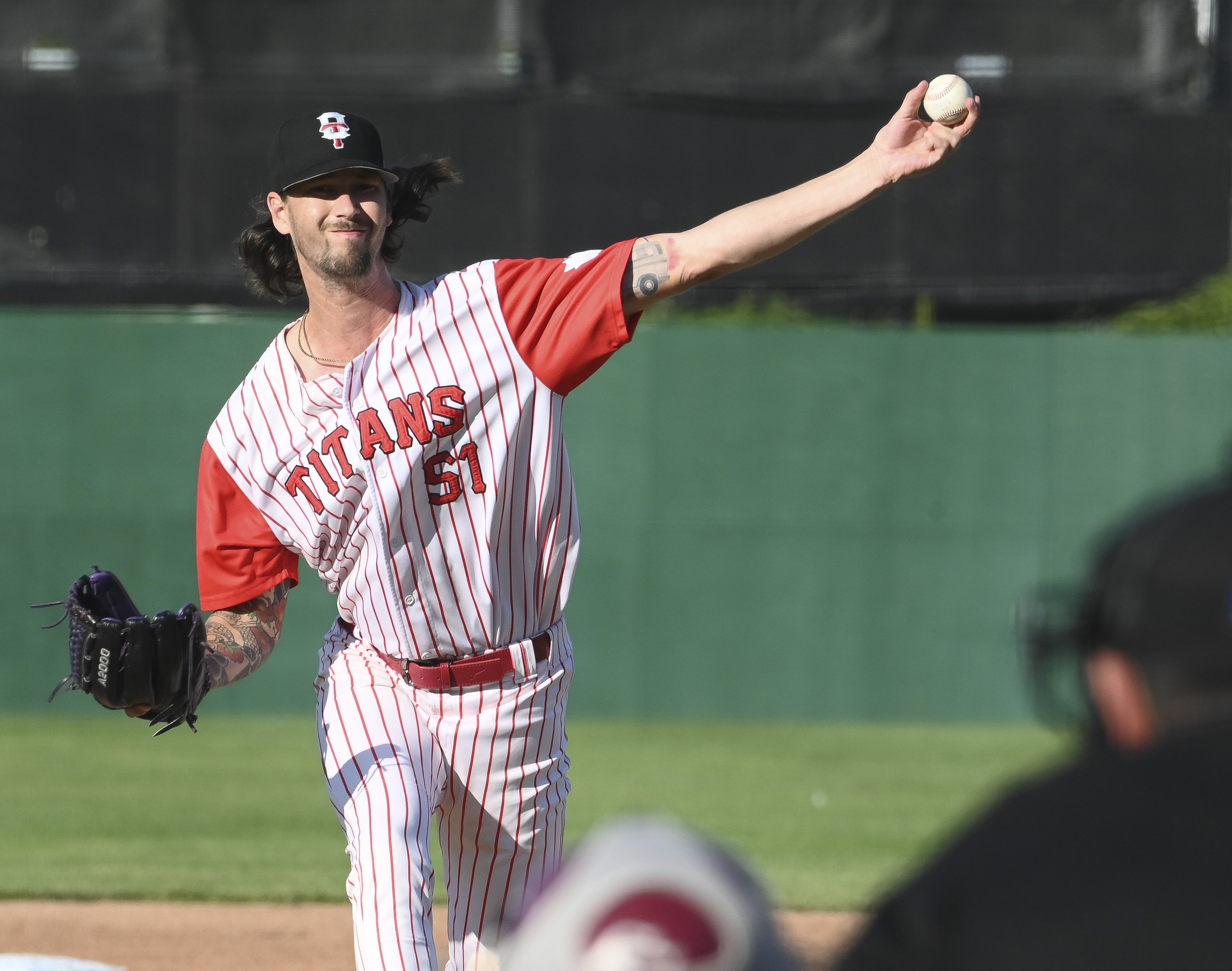 Ottawa Titans re-sign Larson