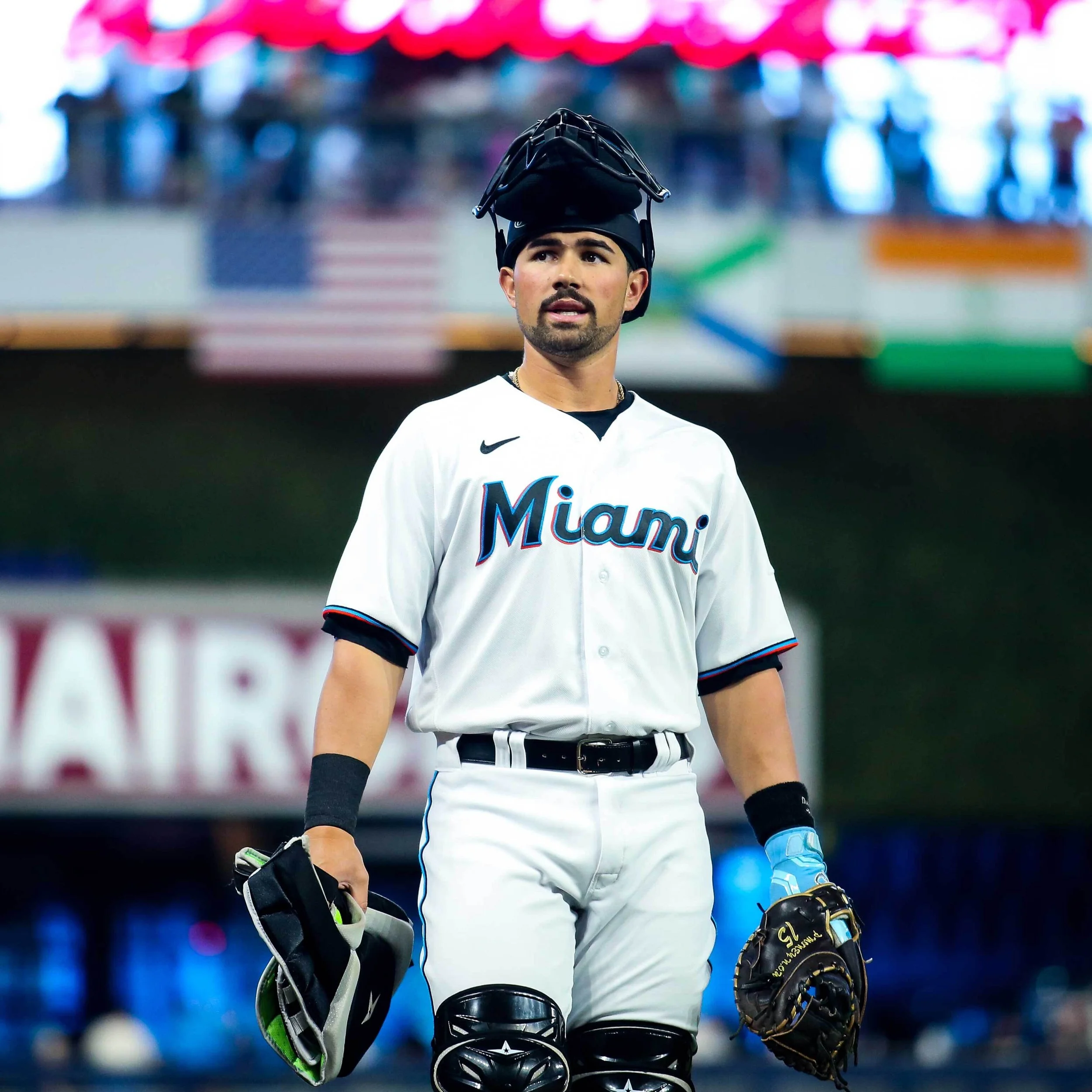 Blue Jays sign Espino, Henry to minor league contracts