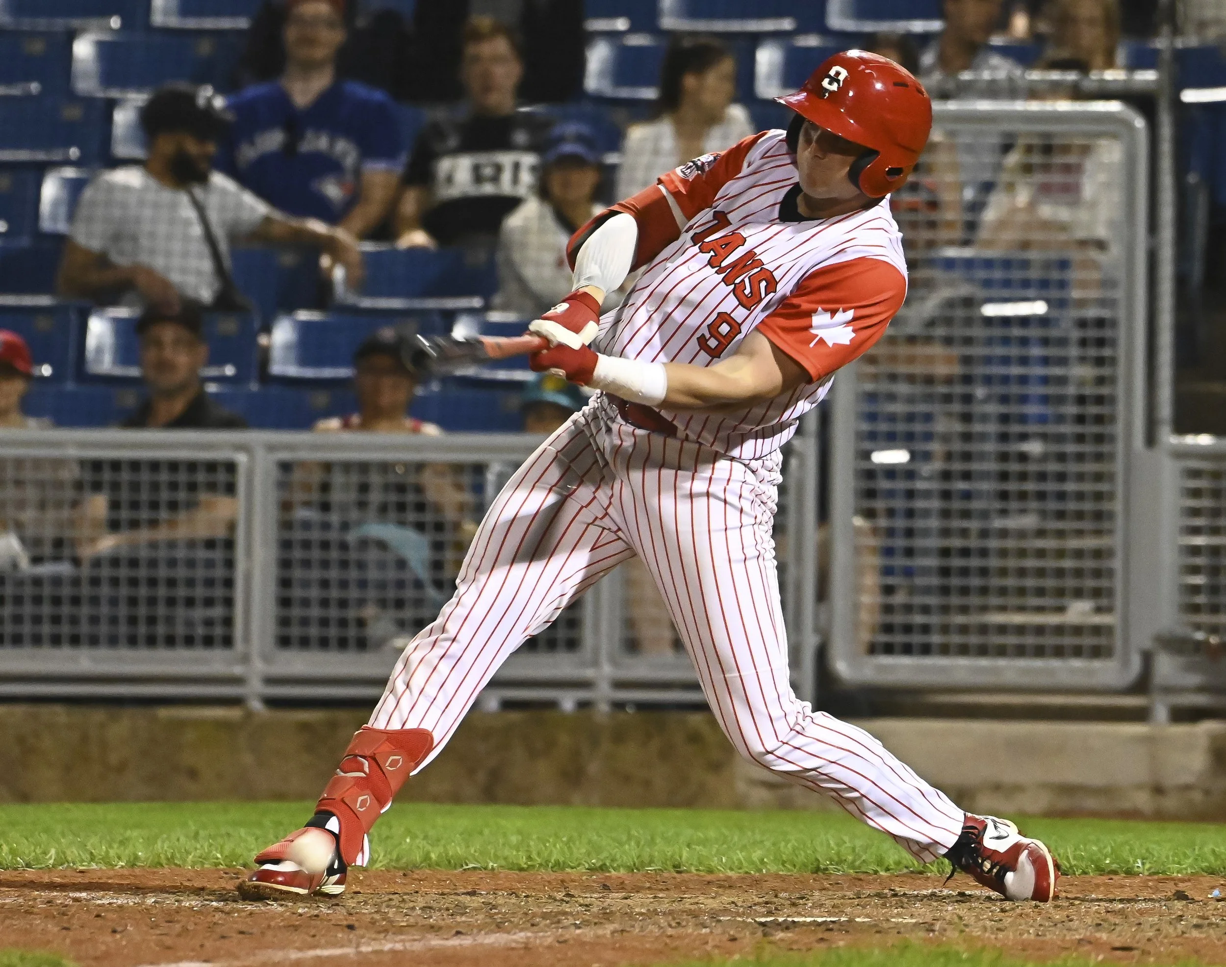 Sanford goes deep for Titans in season-opening loss