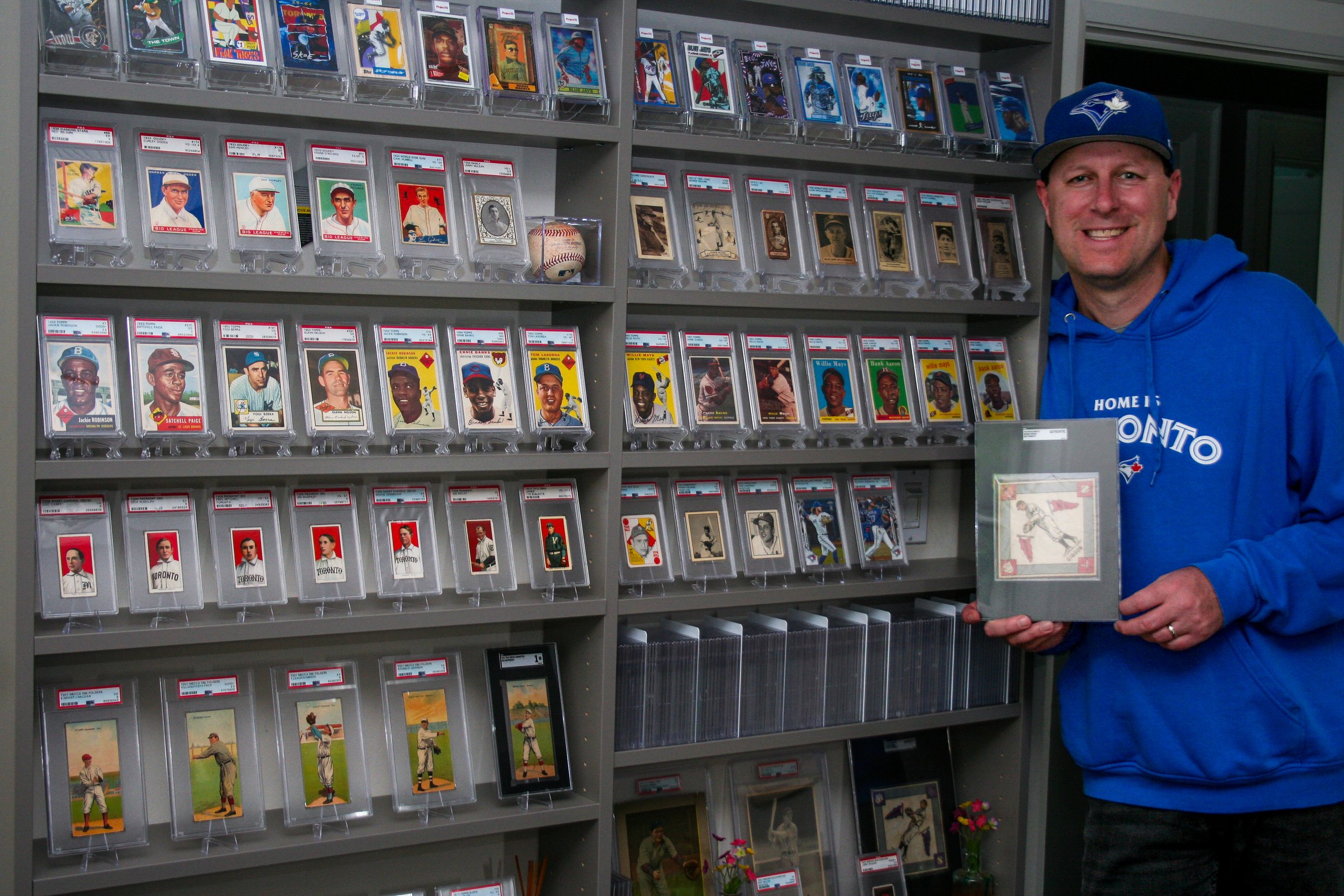 Toronto collector Simpson focused on Canadian ball hall cards