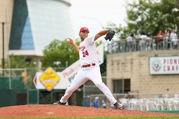 Winnipeg Goldeyes re-sign Yakel