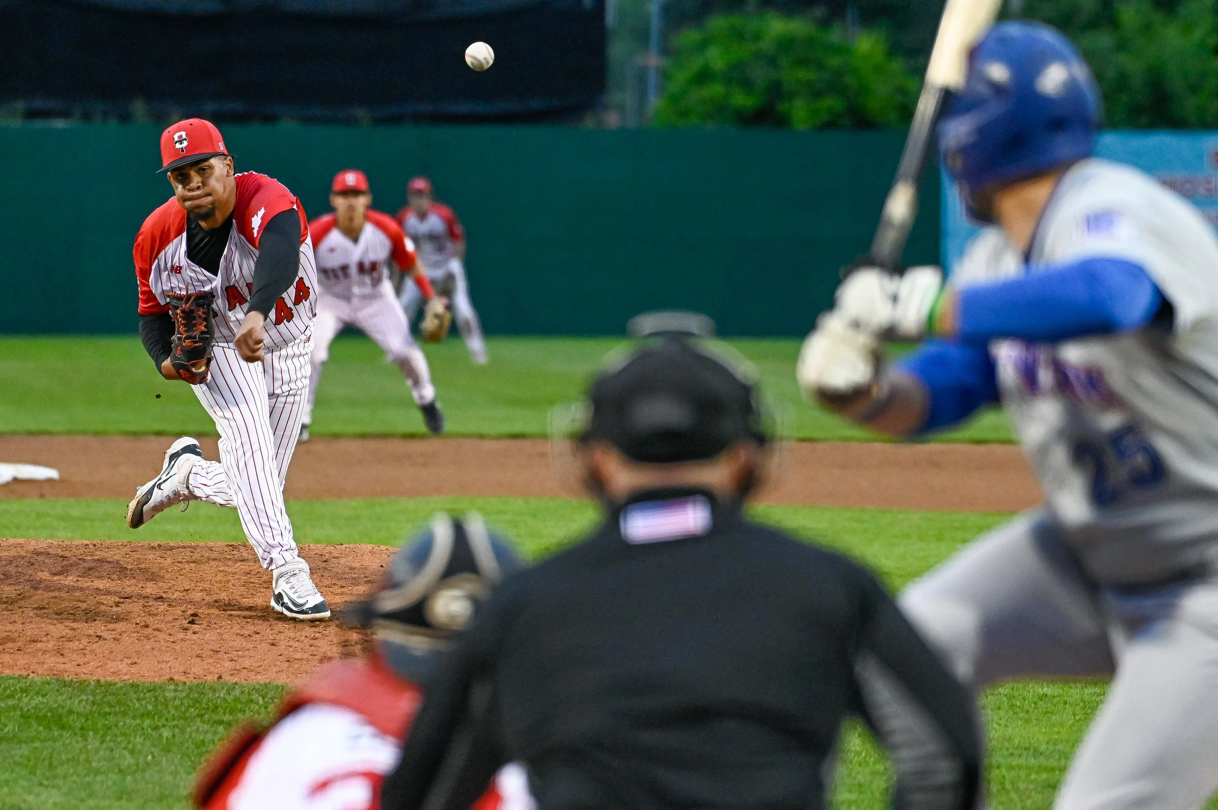 Ottawa Titans re-sign Peña