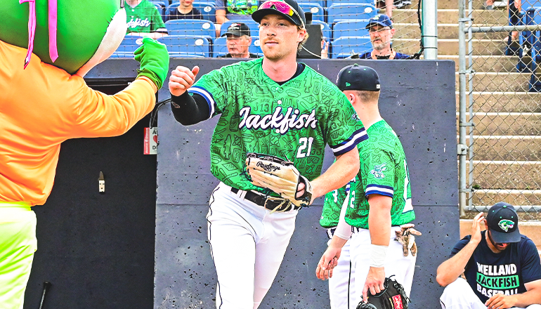 IBL's Welland Jackfish re-sign Hupé