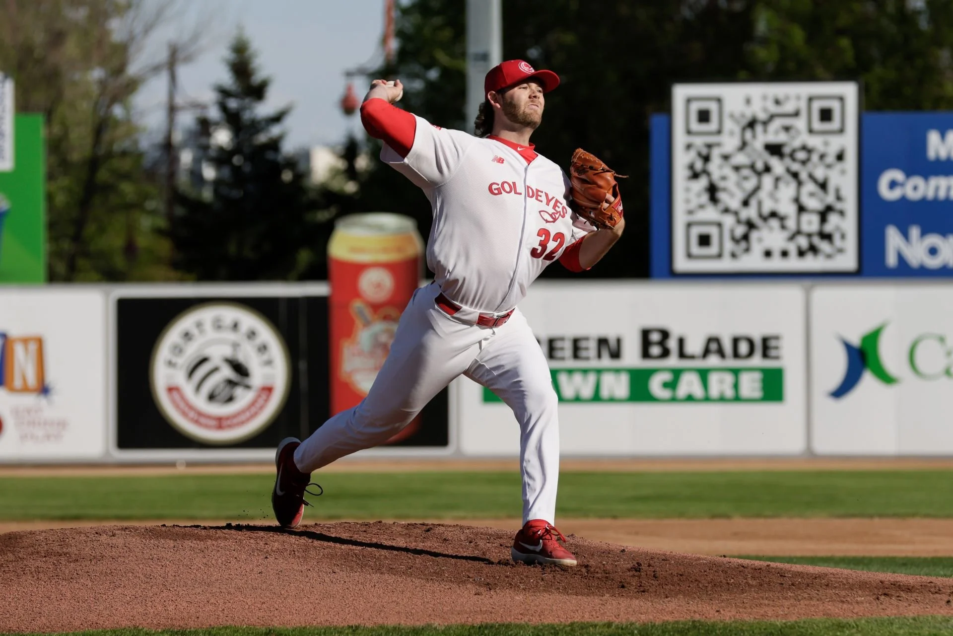 Bourassa, Onyshko, Robson lead Goldeyes to win