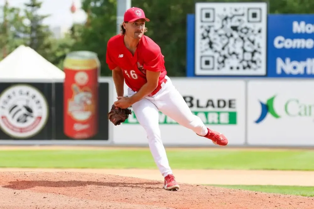 Onyshko, Robson help Goldeyes to victory