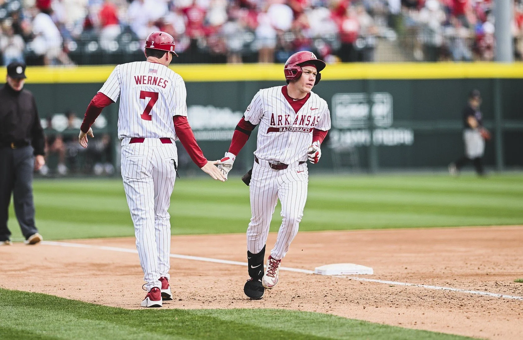 Betts: Davalan helps driving Razorbacks' bus ... all the way to Omaha 