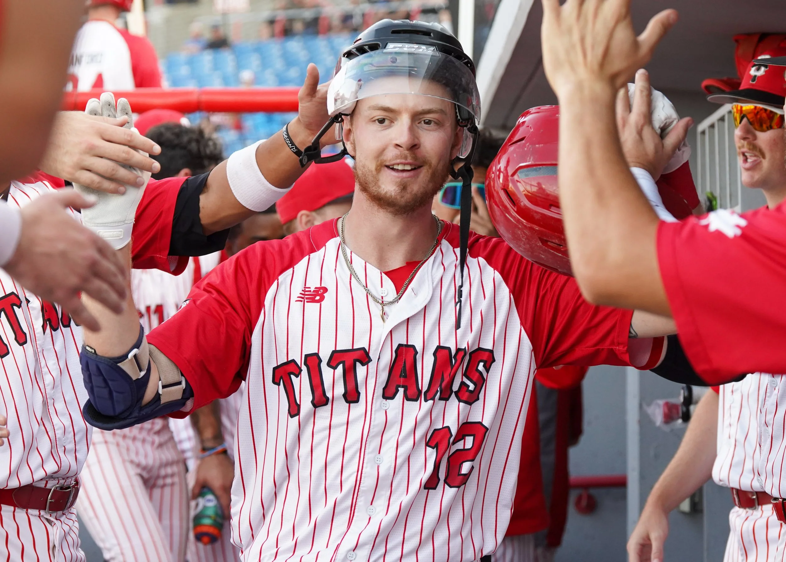 Sanford, Wright propel Titans to win