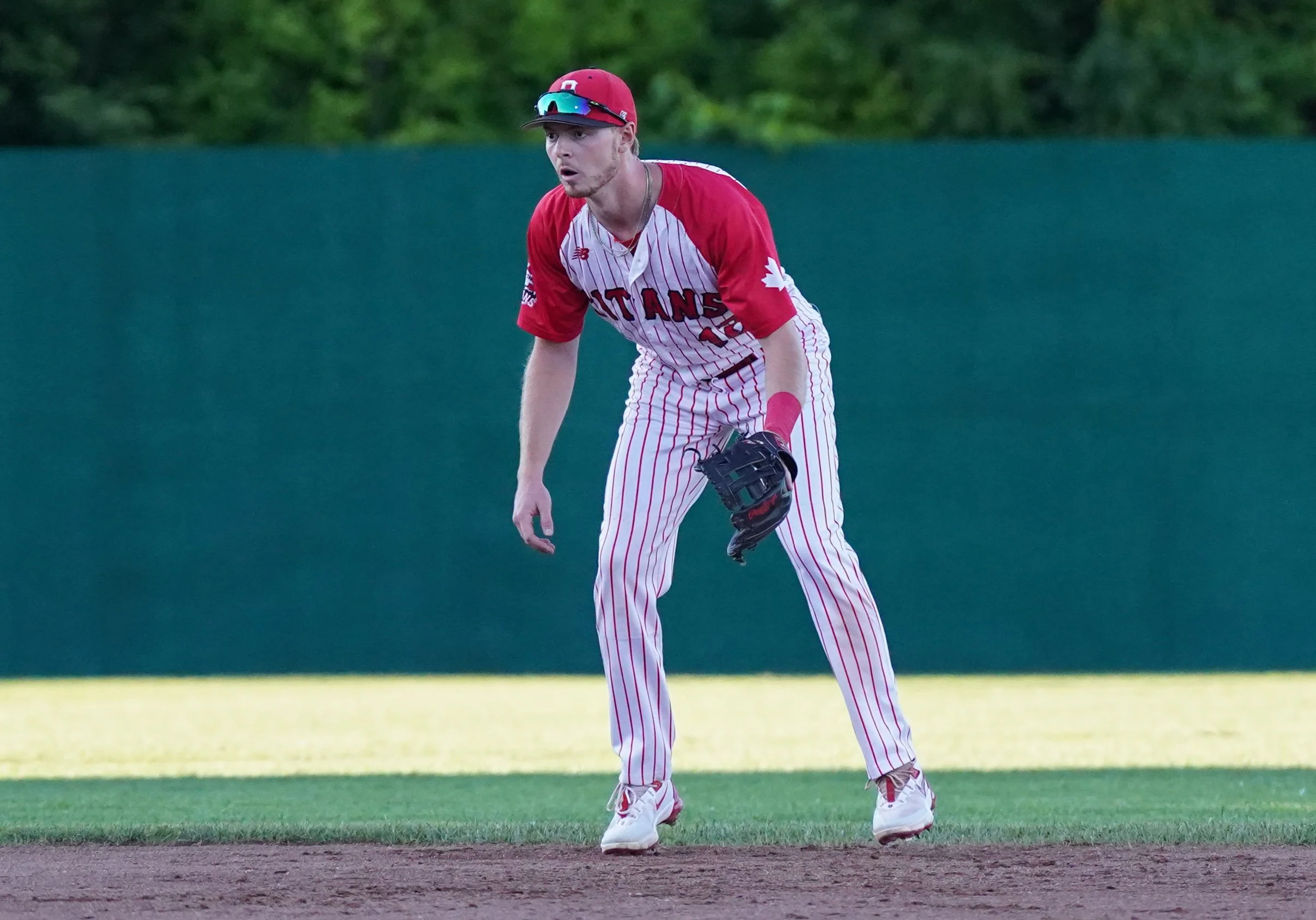 Grills, Wright lead Titans to win