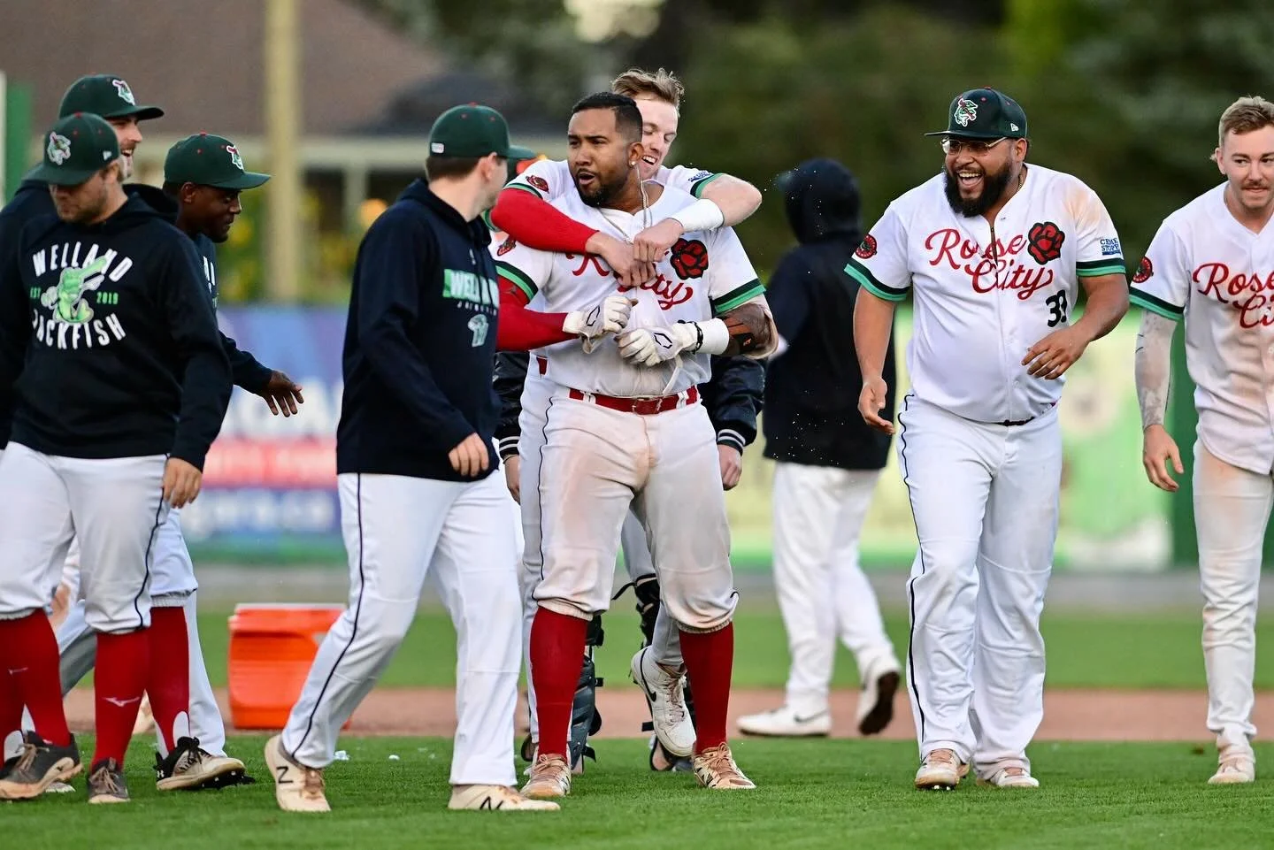 Mullen's walk-off single clinches Game 1 win for Jackfish in IBL finals