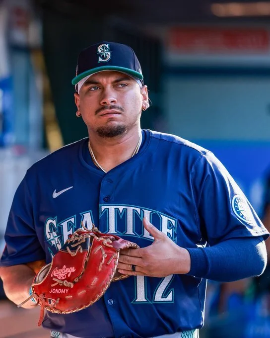 Glew: Naylor making history in postseason for Mariners