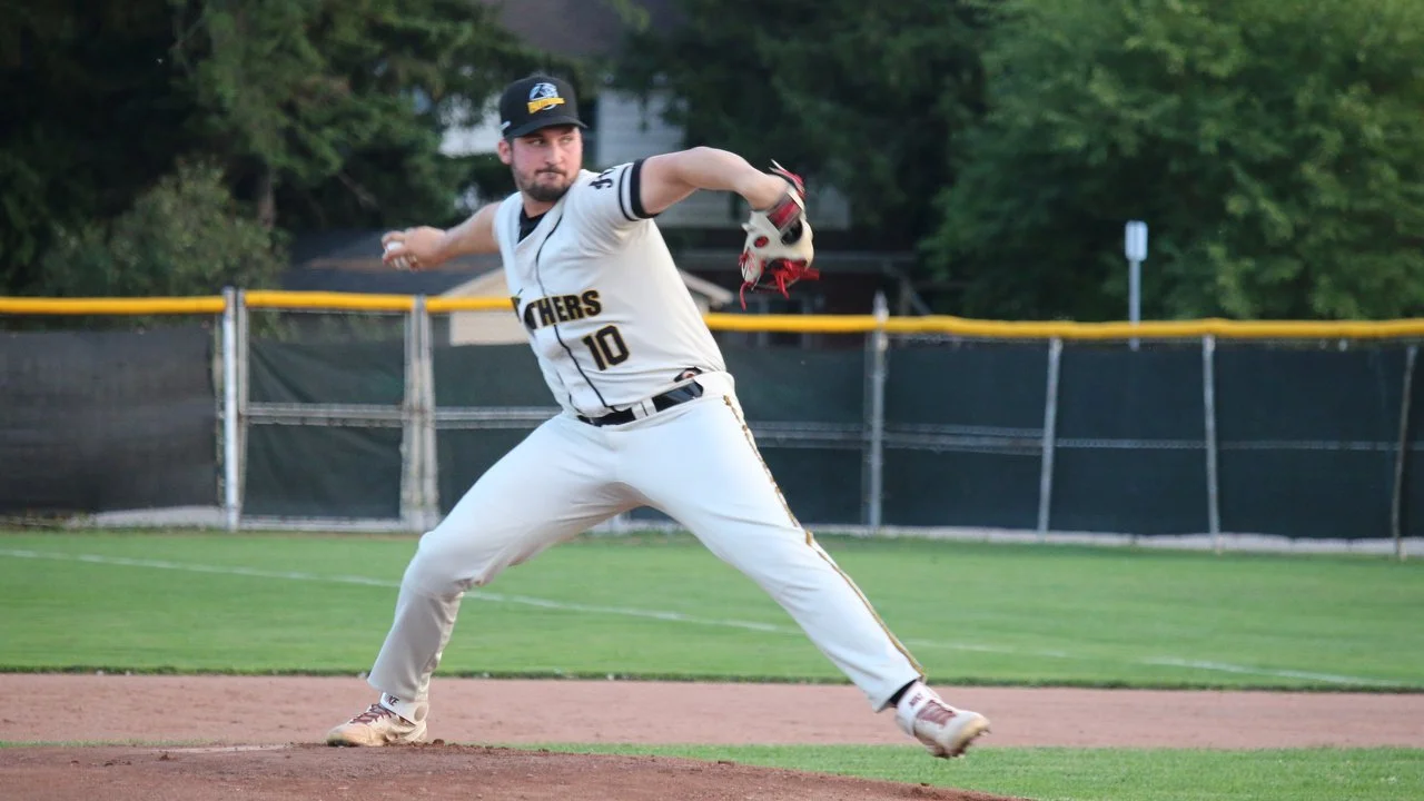 CBL's Kitchener Panthers re-sign MacNeil