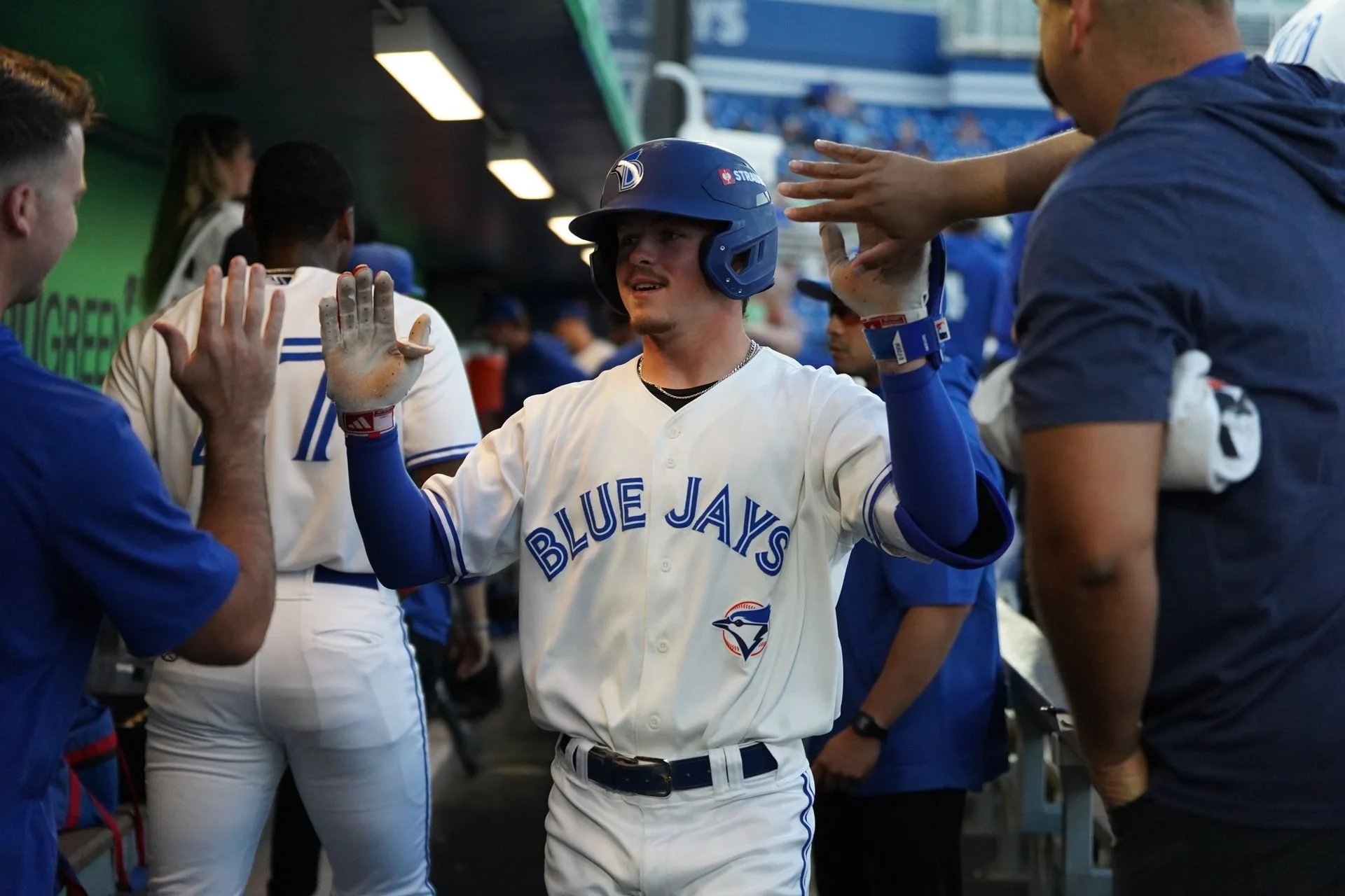 Winnipeg Goldeyes sign Arnold