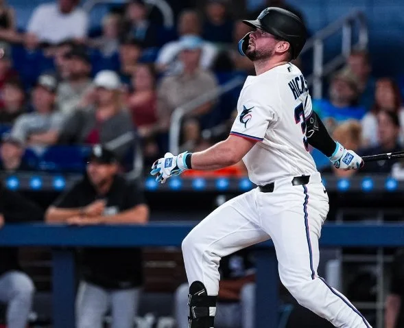 Glew - BWDIK: Caissie, Clarke, Easter, Hicks, Orr, Romano, Sabrowski