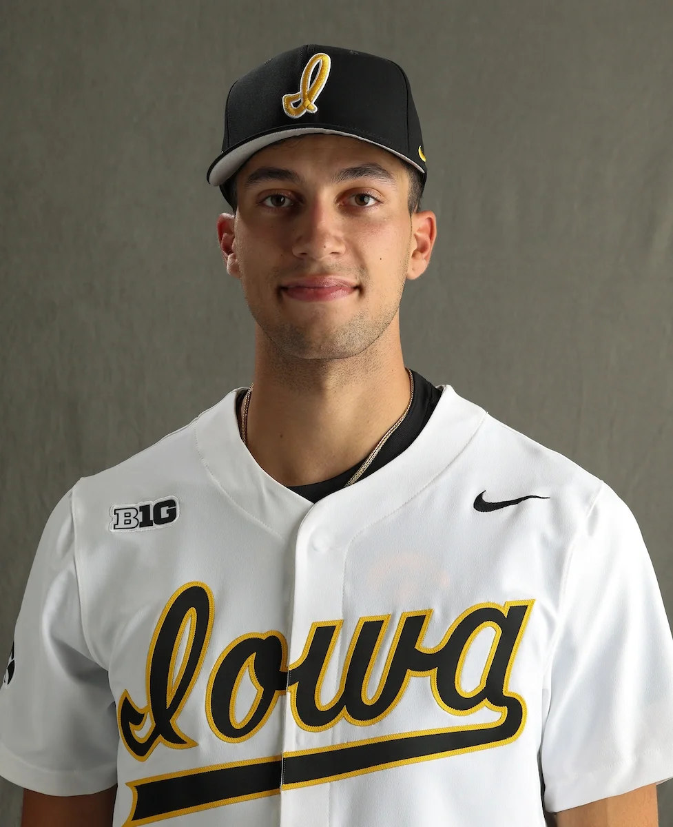 Goldeyes win, sign Wheatley