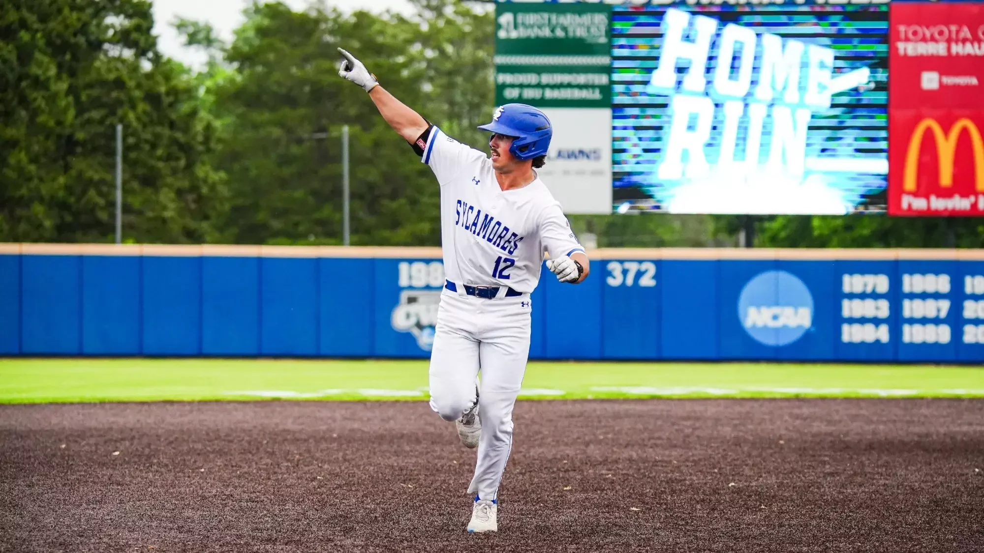 Beck accepts invite to MLB draft combine