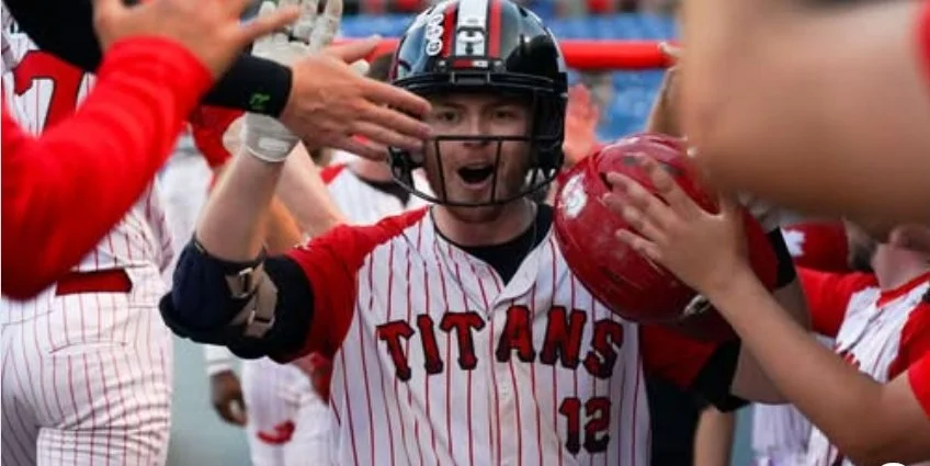 Wright's three-run homer propels Titans to win