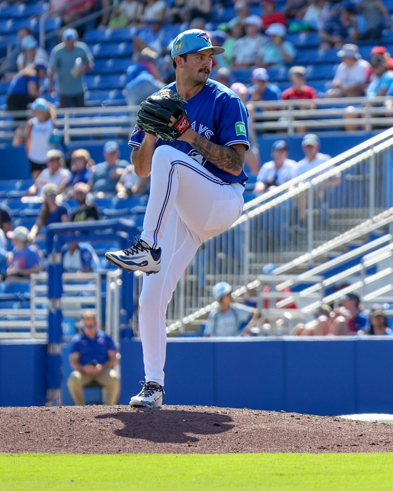 Blue Jays deal Seabold to Royals