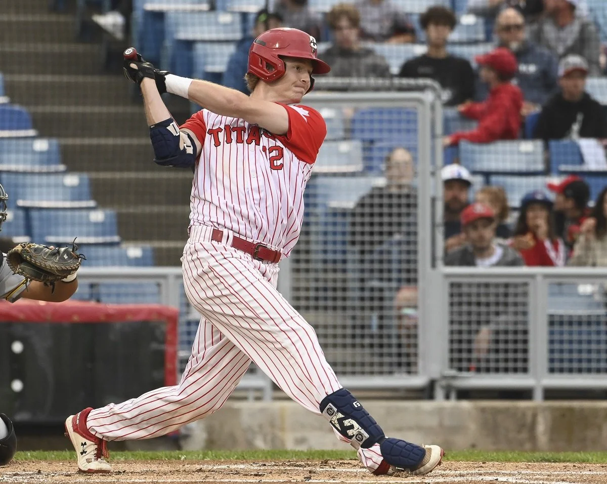 Wright goes deep again in Titans' victory