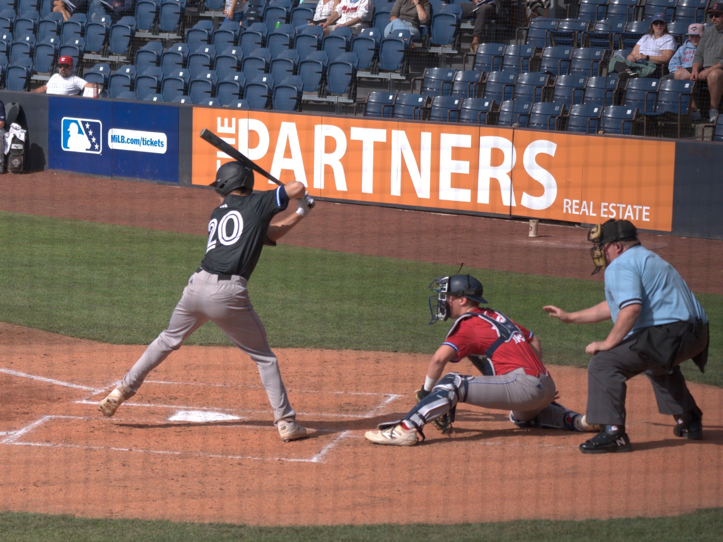 Neufeld: Dewey, Peters, Sproule, Stanley propel Team Black to 3-2 win over Team Red