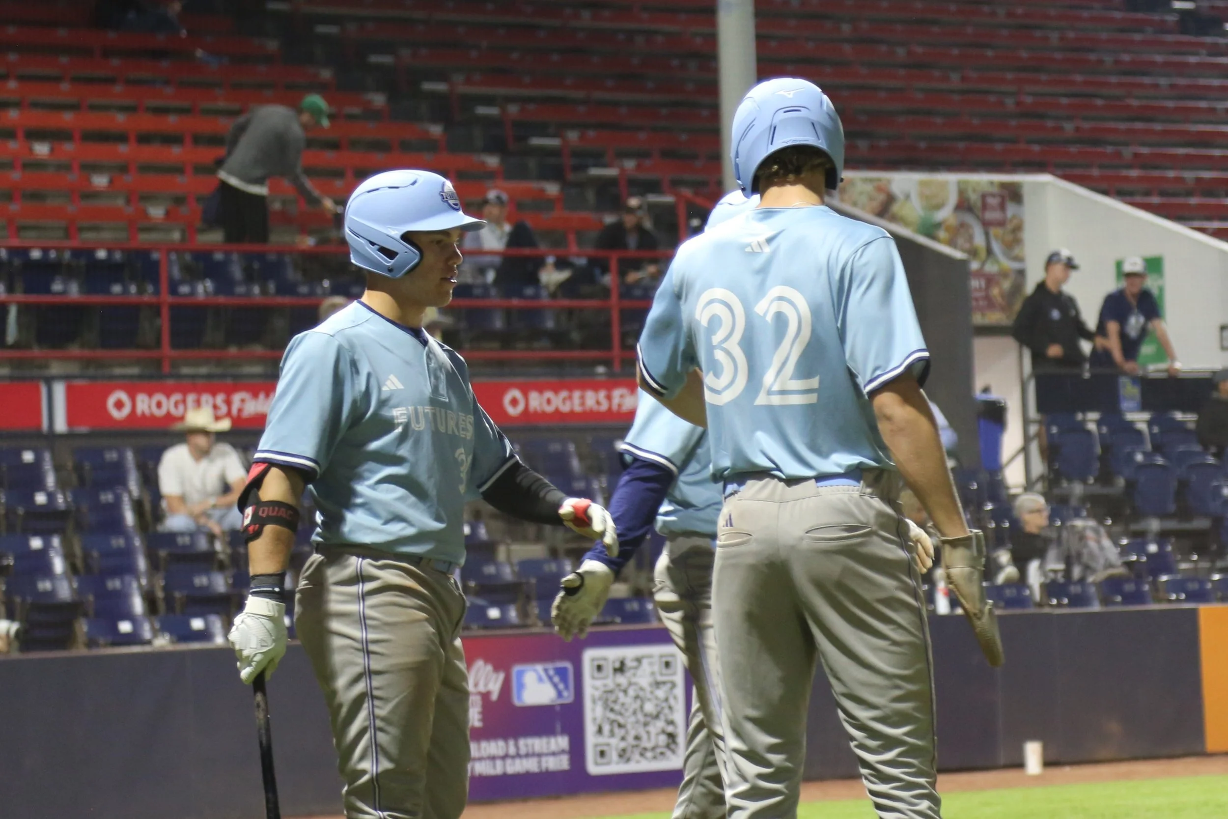 Peckham: MacDonald, Zweep lead Team New Blue to win over Team Black