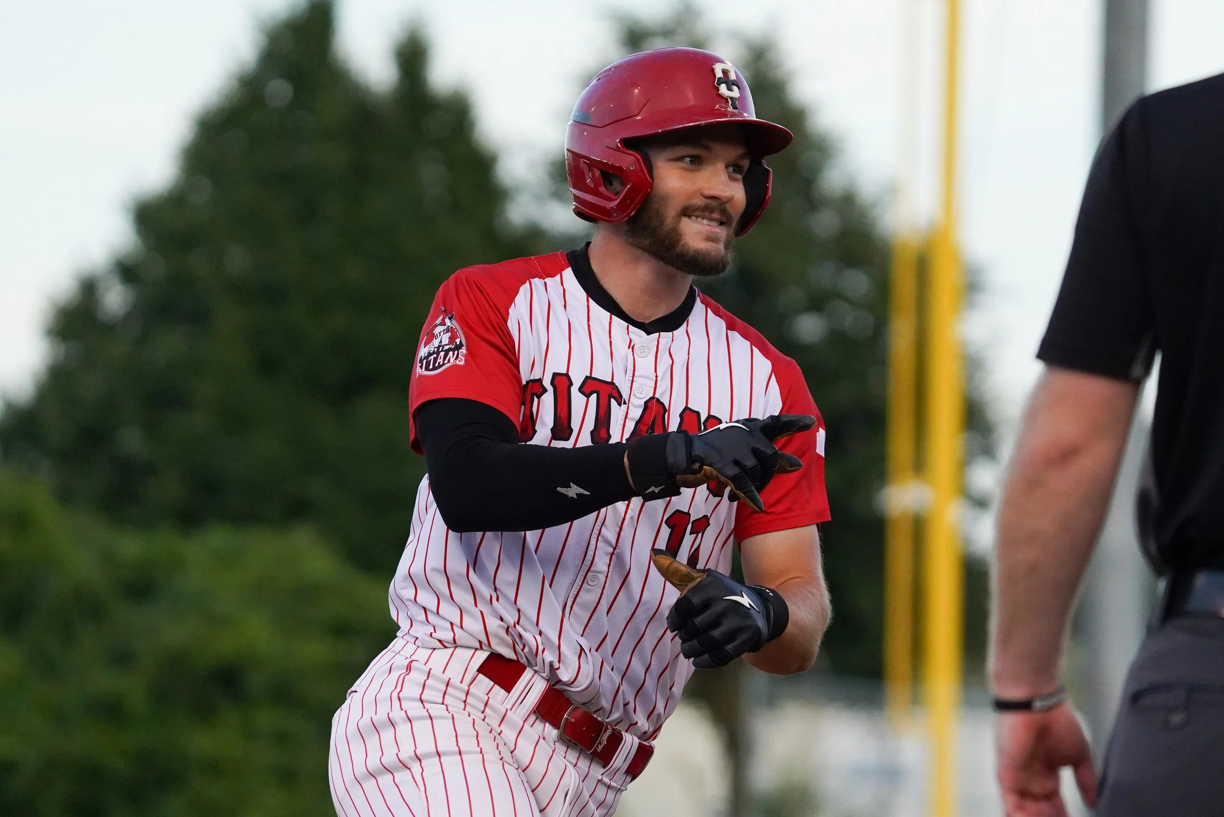 Titans trounce Otters to even Frontier League finals